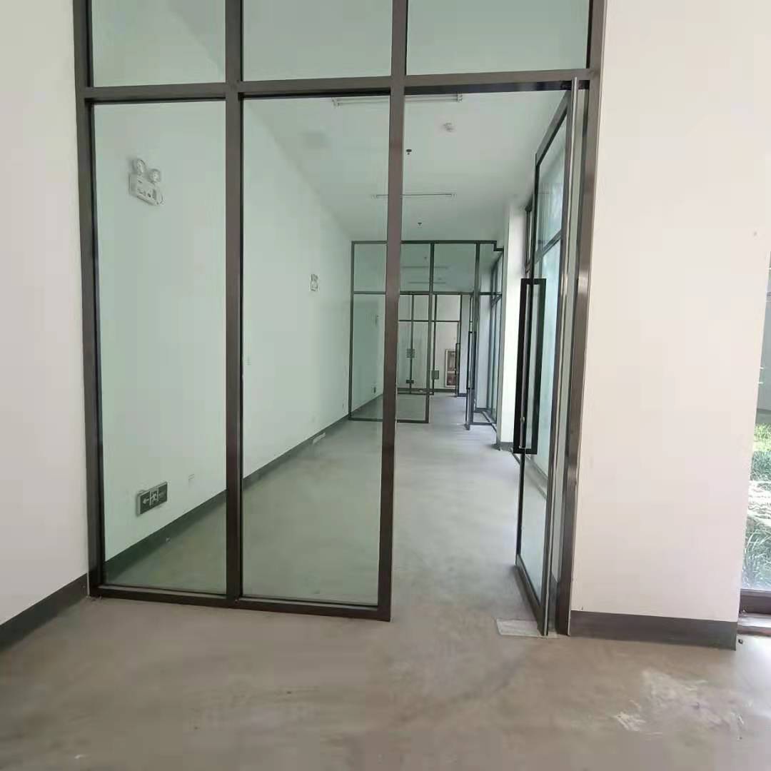 玻璃隔斷廠家講公桌隔制及擺放有什么講究嗎？
