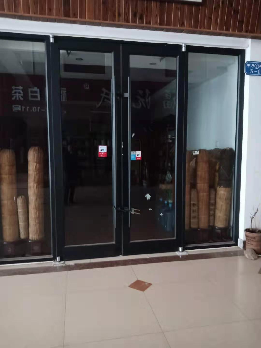 肯德基門的玻璃搬運和安裝保護(hù)要點